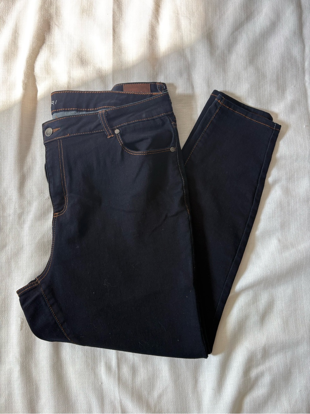 Women’s tahari size 18 Slim Dark Navy Jeans